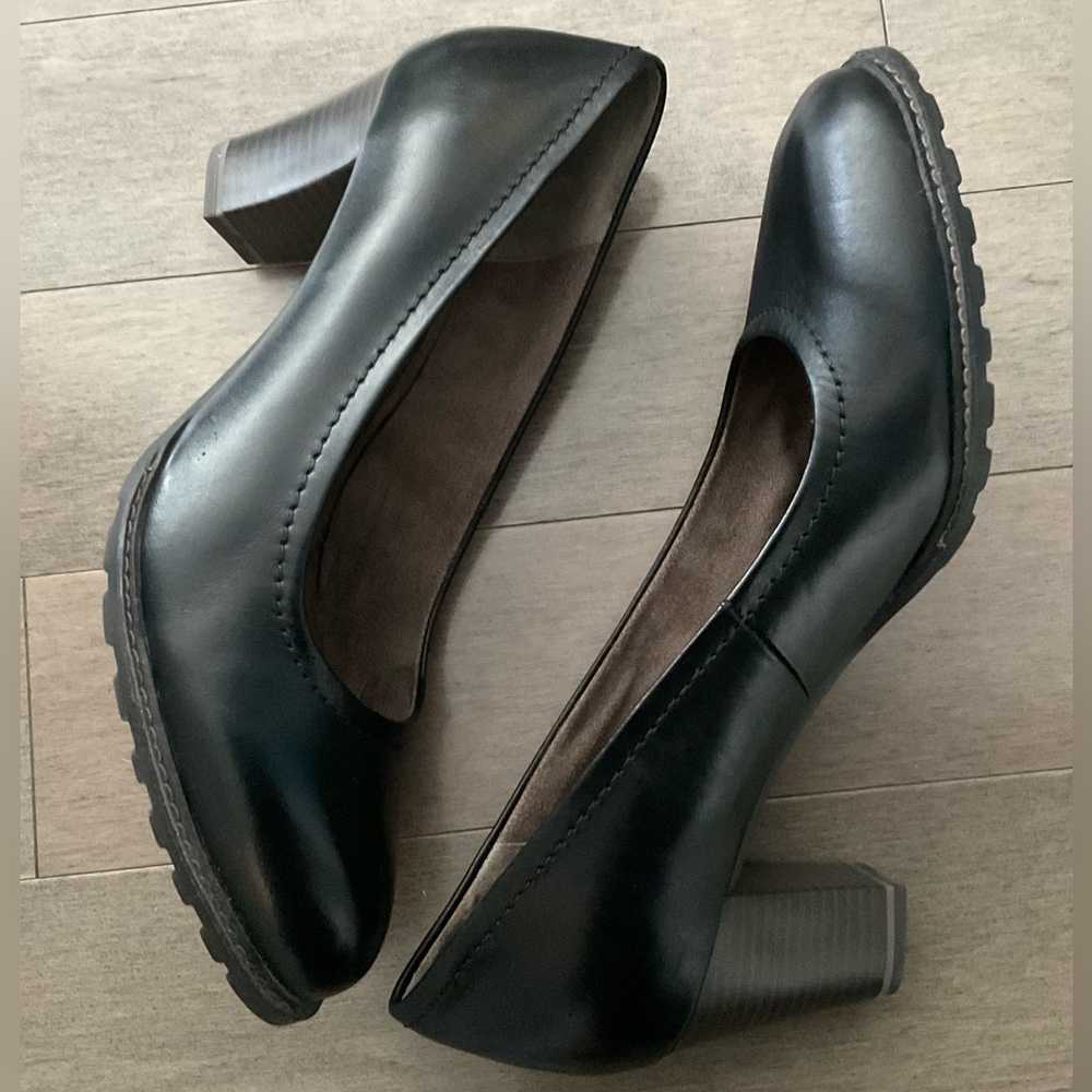 Tamaris brand new black leather pumps, size 38
